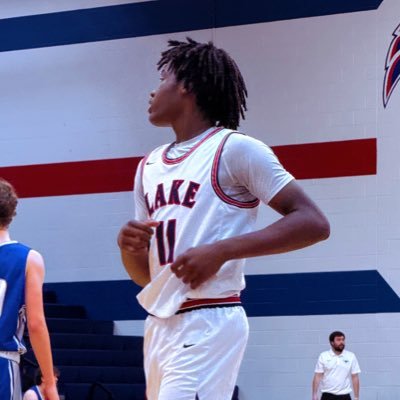 Clear Lake High School c/o 2028 | 6’4 180lbs SF #HoustonHoops 15U Nike EYBL Circuit info@ronniegdavis.com 📞 346.718.0204
