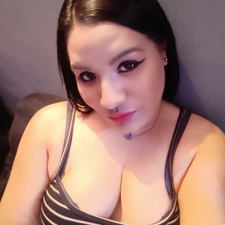 soy una chica sencilla amigable me gusta hacer muchas amistades sí me sigues te sigo y sí me dejas de seguir lo mismo hago yo contigo ♥♥♥