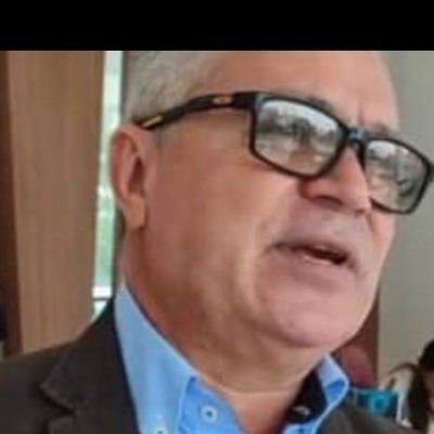 Abogado,Social Cristiano, Tachirense en pro de una mejor Venezuela.
Miembro del Comando Nacional de Articulacion Politica con Maria Corina Machado