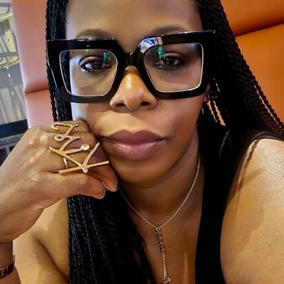 TheSheEO's profile picture. Storyteller and Researcher of economic equity in the European film industry. Sometimes Lecturer, sometimes Perfumer, sometimes Chandler, always me.