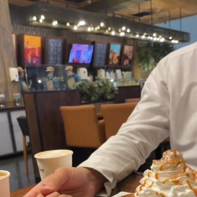 البعض لن يفهمك ليس لصعوبتك أو غموضك فقط لانك حقيقي