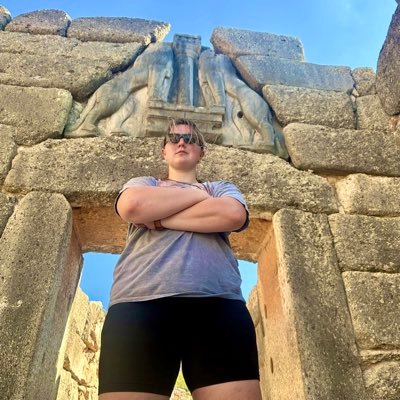 jamie_t8m's profile picture. she/her 🏺archaeology & cultural heritage 🏛️ 🌲 ‘23 & American University of Rome ⛏️ will bring up minecraft