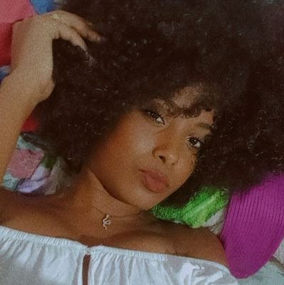 💥 27 Anos!
♈ Ariana!
🖤❤ CRF!
🇧🇷 RJ
🎶 Música
👩👧👧Titia de gêmeas.
👩👧👧 Dinda da Maju Malu.