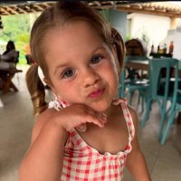 bruna (@brunall_) 's Twitter Profile