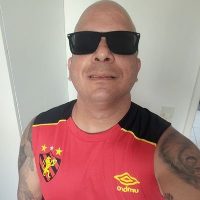 Nascido 07/08/1981. Paixão Pelo Sport Club do Recife.