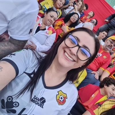 Psicóloga + lectora + arquera + Herediana + cruzrojista.
Aquí no juzgamos 🎶 📚 🛫💛 🎯 Vivir y dejar vivir