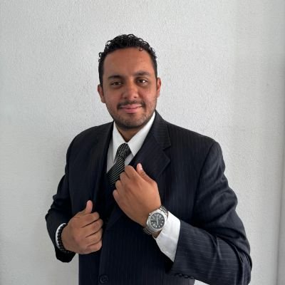 Soy Abogado ⚖️ Estudié 1 especialidad, 3 maestrías y curso 2 Doctorados. 📜
En mis tiempos libres soy Tiktoker 🎥 (Abogangster) 🎩