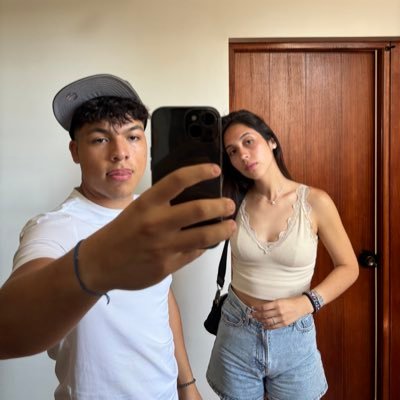 zoonvlr's profile picture. off