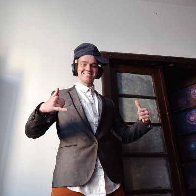 washed cs2 player
trying to get 3k, and go pro
playing for