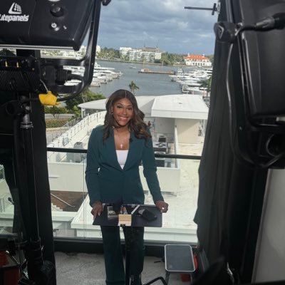journalist @cbsnews. previously: on the campaign trail + @cnnpolitics @whurfm. @howardu alum. tips/stories: shawna.mizelle@cbsnews.com