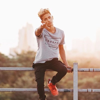 EarnestWeh23804's profile picture. 