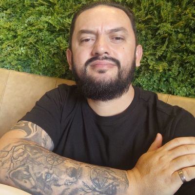 Filho, Marido, Pai.
Cabeça erguida e olhar sincero.
Corintiano, Gamer, Brasileiro patriota de direita.
criador e colecionador 🚗
🅴🆀🆄🅸🅿🅴 🅱🆁 🆃🅴🅰🅼