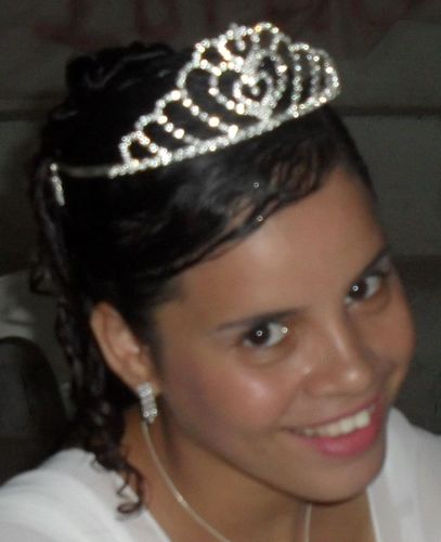sou filha do deus altissimo mae,esposa e adoradora do deus todo poderoso jesus cristo a hora        e a  gloria seja dada a ele...