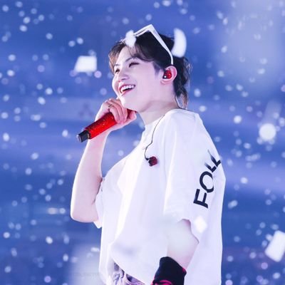 a she..an entp...akun campur2. kadang nge fan girl, kadang nge rant juga.
ga usah di follow.