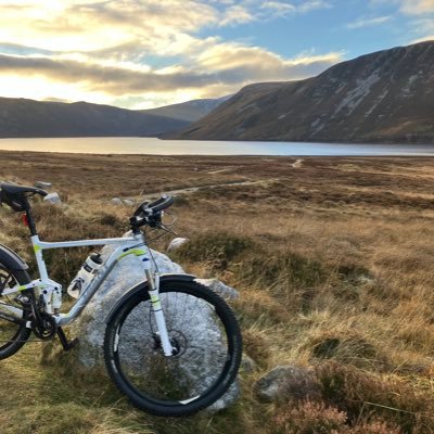Energy transition geek. Bike mechanic for fun. Likes cars, hates car dependency. Advanced driver and (former) biker. https://t.co/6K0DBoMYnW