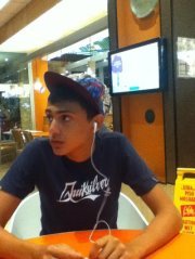 Jhon92098284's profile picture. ela nao anda ela desfila pin:4061585E