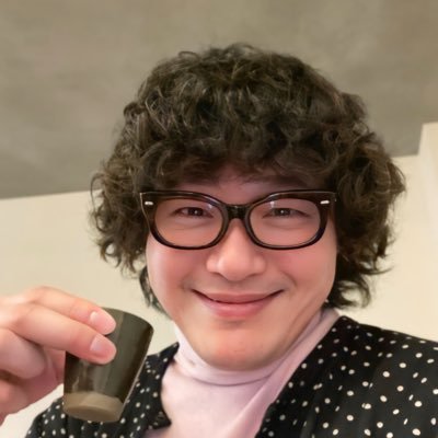 和光大学経済経営学部経済学科特任准教授&出版社メンズ誌web担当@神保町←WWD(国内海外メンズコレクション記者歴5年)←コム デ ギャルソン(販売4年&営業物流2年)←早大政経経済卒←和敬塾寮生←札幌南←波乱に満ちたペガサス・社会人ハンドボール部キーパー・エアロ歴9年・生きる原動力は