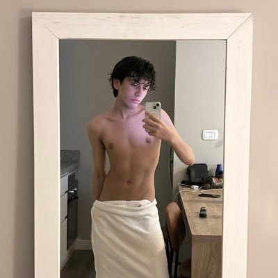 ezeteenage's profile picture. My full videos → https://t.co/Ca3sLiz8HE 💦 3$ | I’m a twink 19 years old