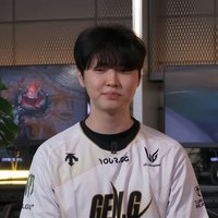 yen ᓚᘏᗢ (@jungchovy) 's Twitter Profile