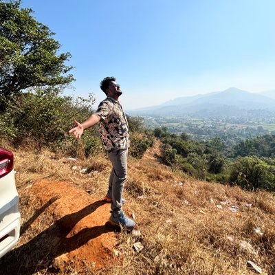 SachinDupargude's profile picture. bibliophile...🍁