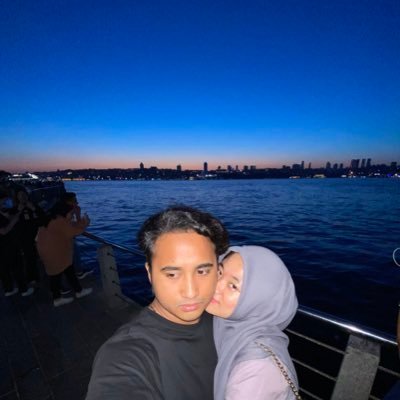 Ogxsaa's profile picture. I’m a Gen Z who doesn’t quite feel like one—always learning, growing, and building my path
#Bitcoin #ETH