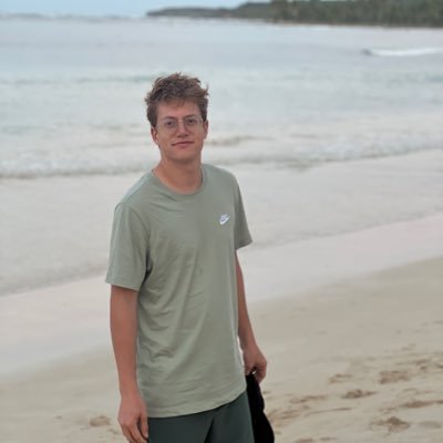 michatredici197's profile picture. Amala 🖤💙