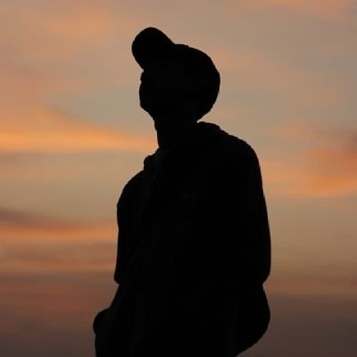 Kipkutol_'s profile picture. Kibet 👑

A pharmacist 💊

Man United 🔴🔴