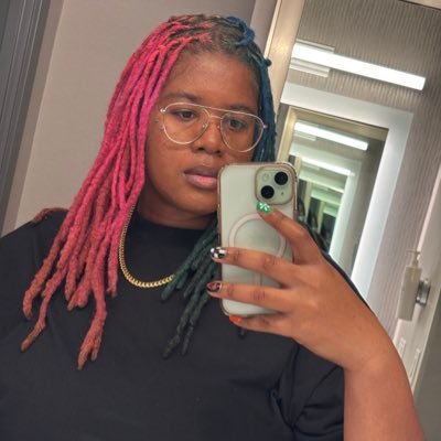 WonderlustNique's profile picture. 