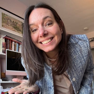 Cat Lady | @rbcx VP | @ShevFdn Board | @kobzaraward Winner | @essayjack Cofounder | Random Tweeter | Academic turned entrepreneur turned banker