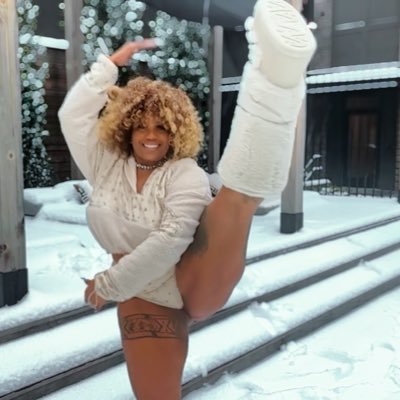 Heyyyy it’s your favorite vlogger and contortionist XoTacara!! Fwm on OF (XoTacara/XoTacaraa) and be sure to follow XoAdventureTime on IG!!