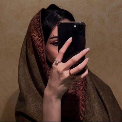 Lola28498's profile picture. 