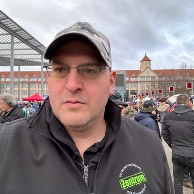 DipponJens92672's profile picture. 