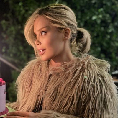 minniebash's profile picture. 🚀