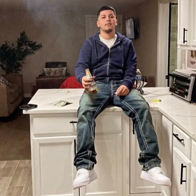 Jnavaaaa_'s profile picture. 2️⃣5️⃣