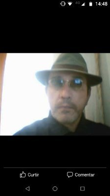 Aposentado, direita, católico. Cotidiano, política, humor. DM no. Não respondo DM