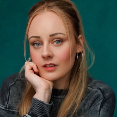 leahjlloyd's profile picture. Screen acting student at Bristol School of Acting 22-25