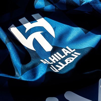 BBgg14144's profile picture. أنيق في أدق تفاصيلي'خجول بطريقة ملفته'هادئ أمام الناس'ومزعج أمام من أحب تبحث عن من يفسر ألأحلام'وأناابحث عن من يفسر الواقع