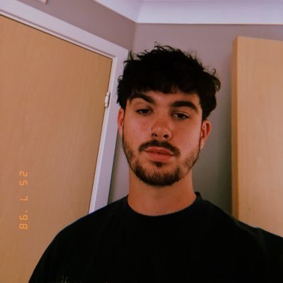 🎒