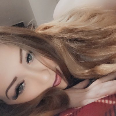 18+ ONLY ❕Amateur porn sluttt. 💦 I like taking selfies w/ BBC. Click the link in my bio BOOK ME email: laninaros8@gmail.com