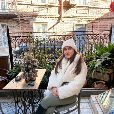 Emineumutluu's profile picture. BUÜ✨
