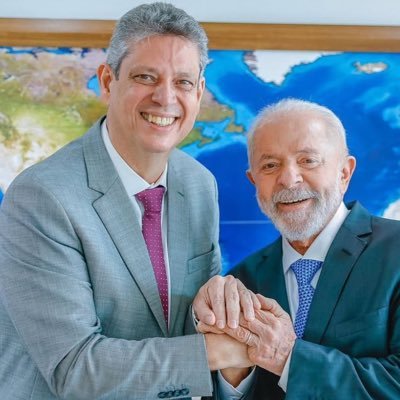 Ministro da Secretaria-Geral da Presidência da República; 2x Dep Federal; Professor, Biólogo, Rádio e TV, Mestre em Desenvolvimento e Meio Ambiente; Pai e avô.