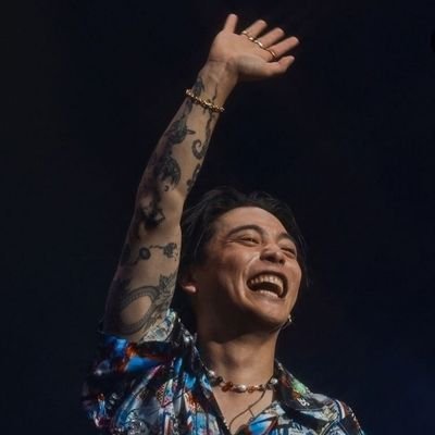 07(18)優里推し🧡
初めてできた推しが優里です
歌も声も顔も全部かっこいい好き
2024/10/27アリーナ参戦
心愛/SauceDog/SUPER BEAVERも好き
無言フォロー🙏優里くん好きな人仲良くしてください!