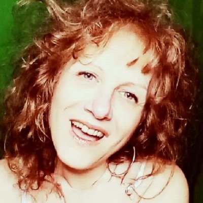 LaPensineMutine's profile picture. 2 langues, 1 voix, 1 plume. Sème des fréquences, pas des croyances. S’aligne sur la perspective, non la perception. Vibre l’essence plus que les sens des mots.