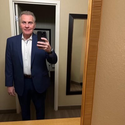 I’m just a simple and easygoing doctor who wish to make the world a better place 30+ in my medical field.