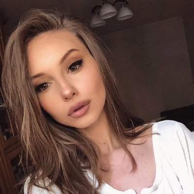 I love this world, I am a strong woman, I like to travel, I also like animals, I have a kind heart, and I also like to make friends, because chatting with stran
