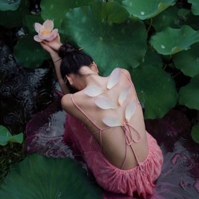 voneily37's profile picture. 