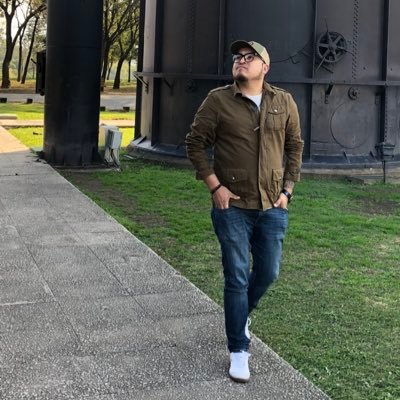 AMERICANISTA Y DE EL REAL MADRID!futbolero músico lector cervecero y tragón 😂! siempre una buena actitud facilita todo!