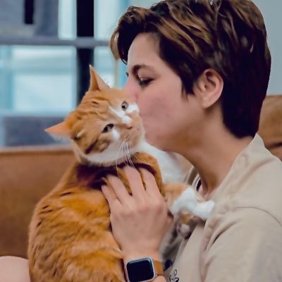 PurrfectSnark's profile picture. داننده چیزهای عموما ناکارآمد مثل «تراتاشیدگی»😌