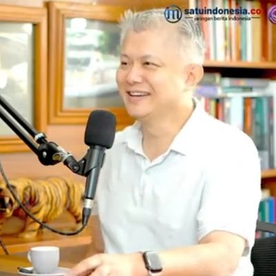 Sebelumnya akun ini atas nama Charlie Chandra, sekarang untuk Tim pembela korban kriminalisasi oligarki.