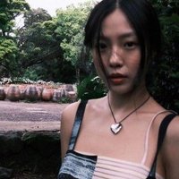 gail (@gbinths) 's Twitter Profile